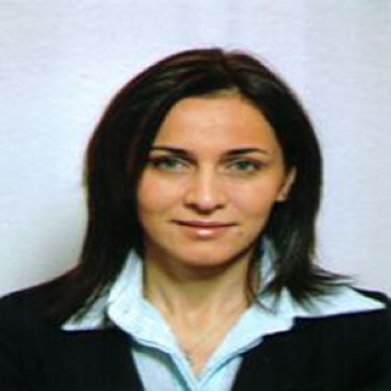Laureata in Giurisprudenza e specializzata in " Professioni Legali" presso la facoltà di giurisprudenza dell'università degli studi di Bari.